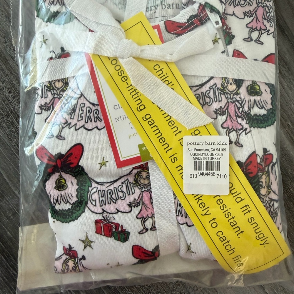 New Pottery Barn Kids Dr. Seuss's Cindy-Lou Who™ Organic Cotton Baby Pajama
